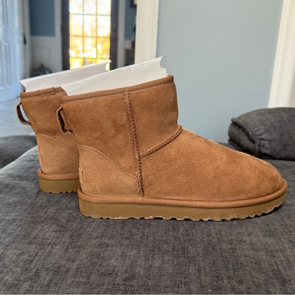 UGG Classic Mini Size 8 - Picture 4 of 13